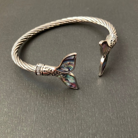 Jewelry - Women’s Mermaid Tail Bracelet.